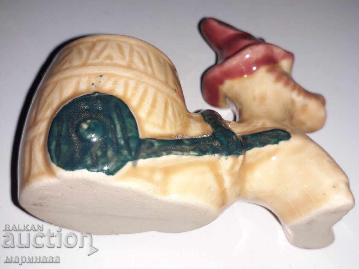 Auction  FIGURINE