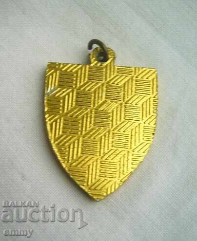 Знак значка футбол - Динамо Букурещ , Румъния с цена 5.50 лв. | € 2.81