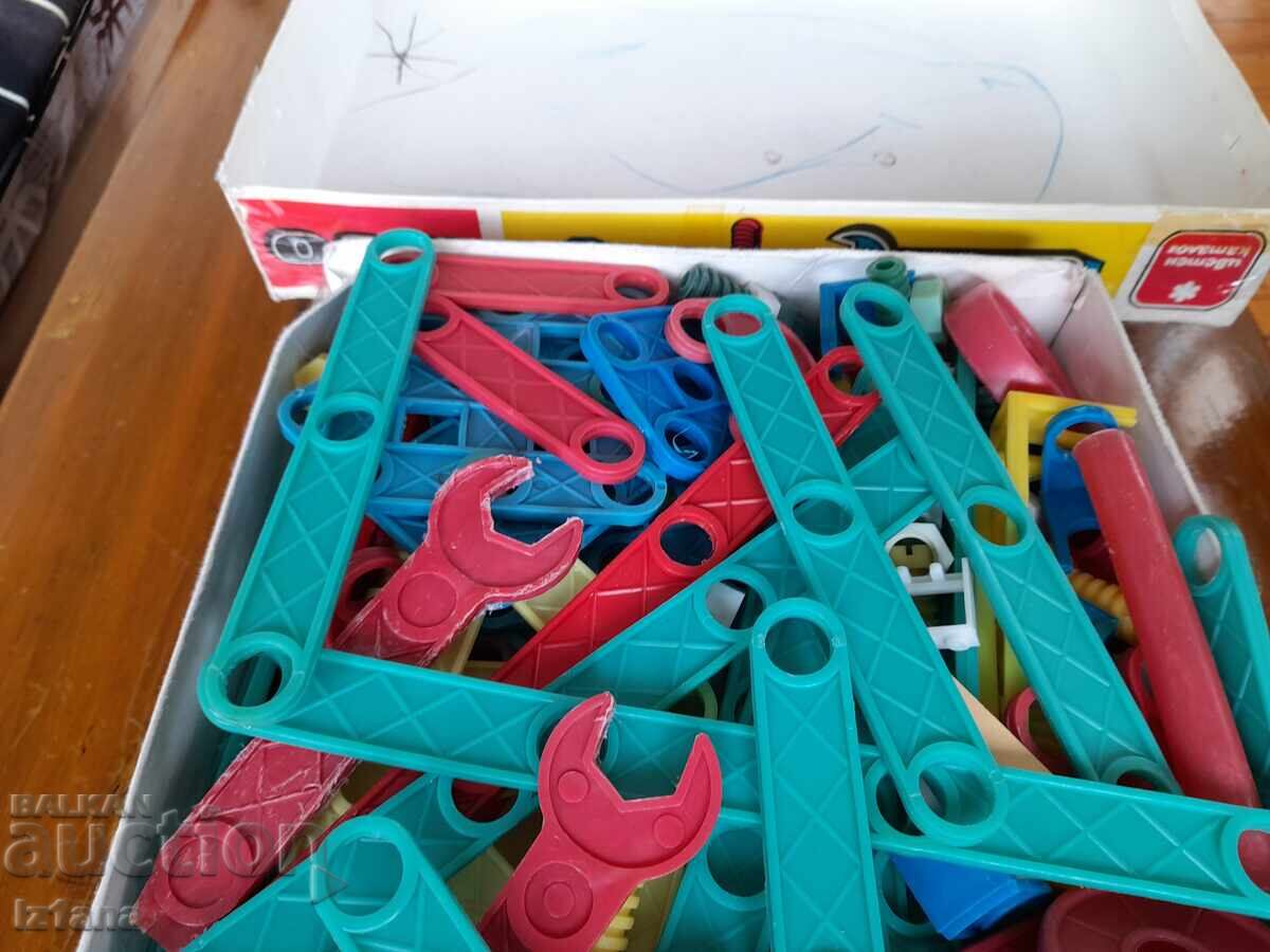 Delivery of Old Constructor 200