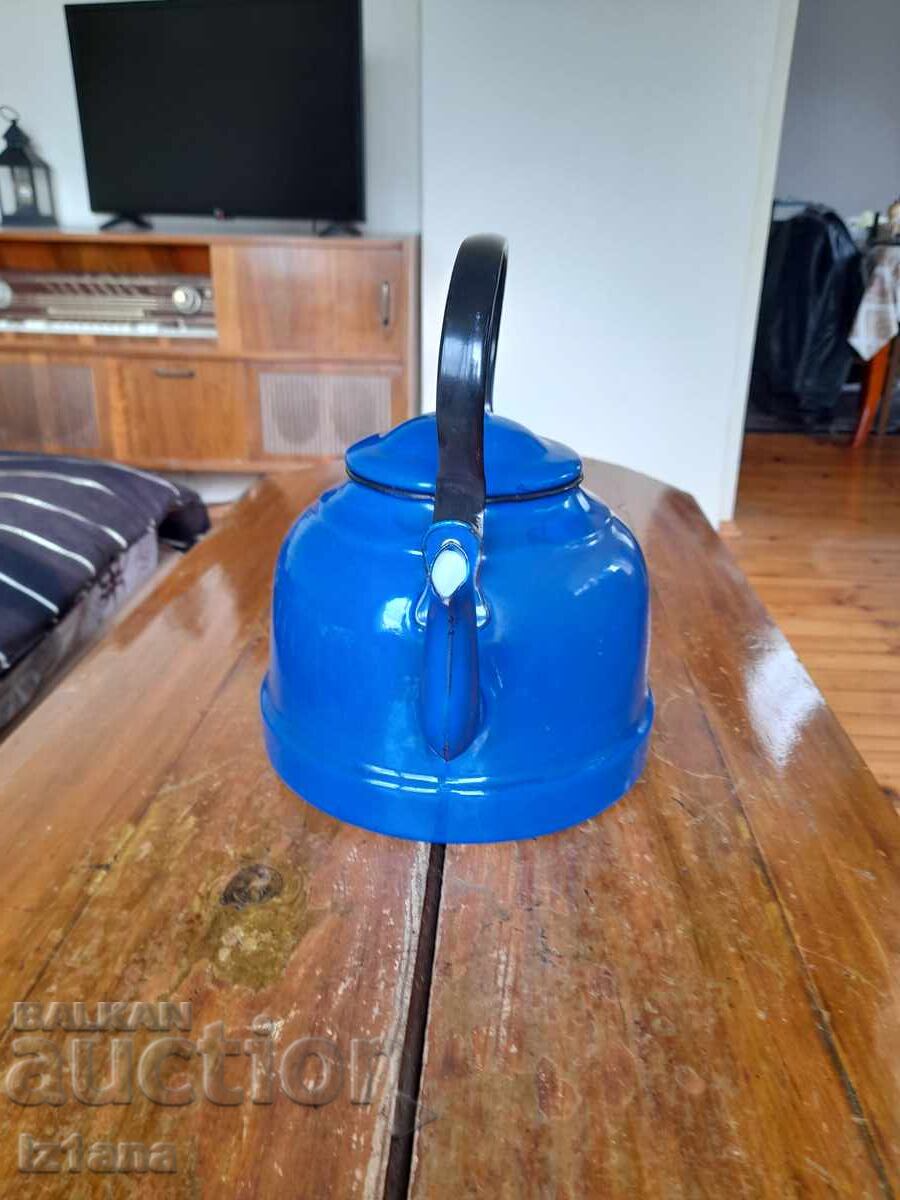 Παλιά τσαγιέρα εμαγιέ με τιμή 55.00 BGN | € 28.12