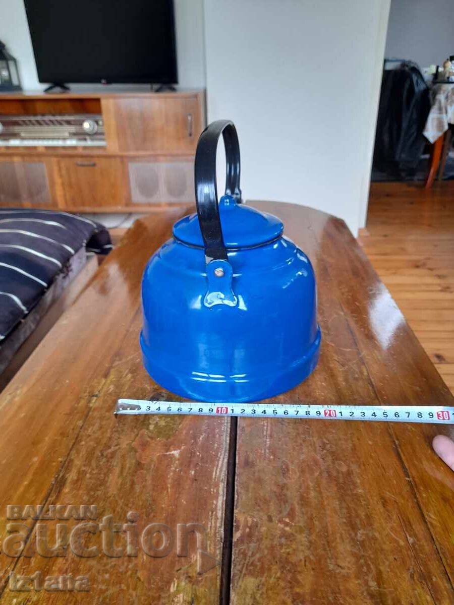 Παράδοση Παλιά τσαγιέρα εμαγιέ