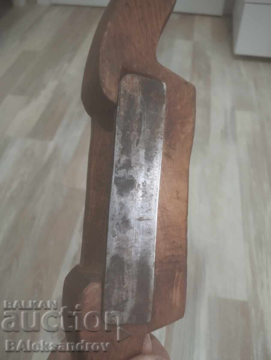 Delivery of Rare Old Woodworking Plane Delivery of Rare Old Woodworking Plane
