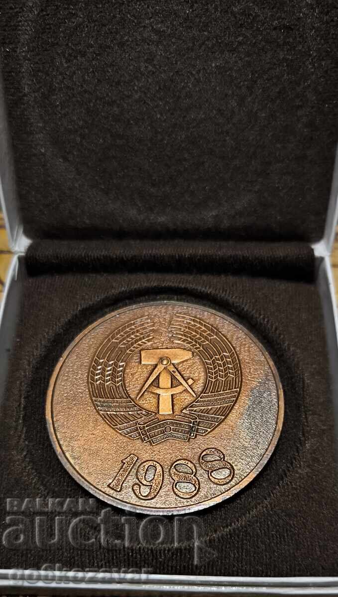 Plachetă RDG Sport Volei 1988 Bronz ! Plachetă RDG Sport Volei 1988 Bronz !