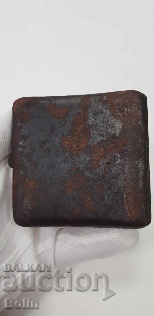 Delivery of Rare collectible Snuffbox with Gold 19th century