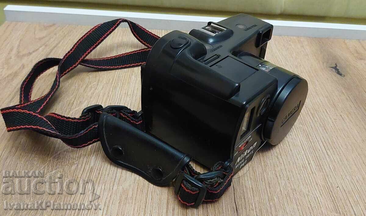 Licitație Aparat foto pentru cunoscători Nikon