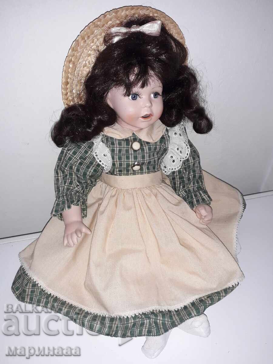 PĂPUȘĂ. PORȚELAN