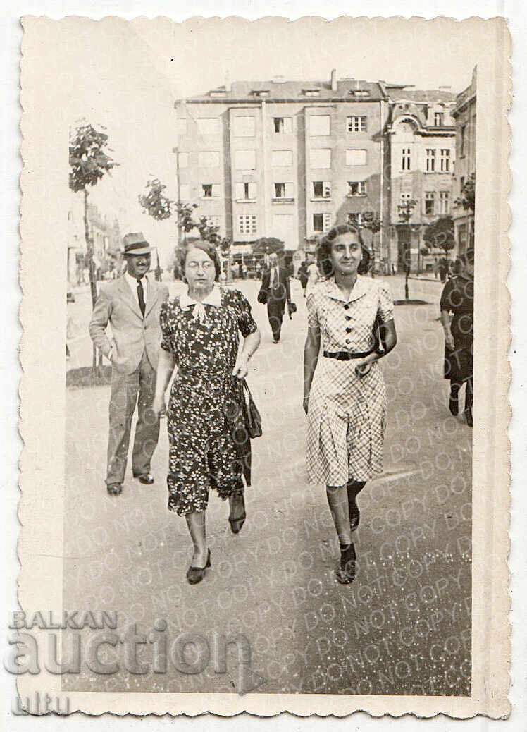 Bulgaria, Sofia, Piața Slaveikov - fotografie originală, anii '30 Bulgaria, Sofia, Piața Slaveikov - fotografie originală, anii '30