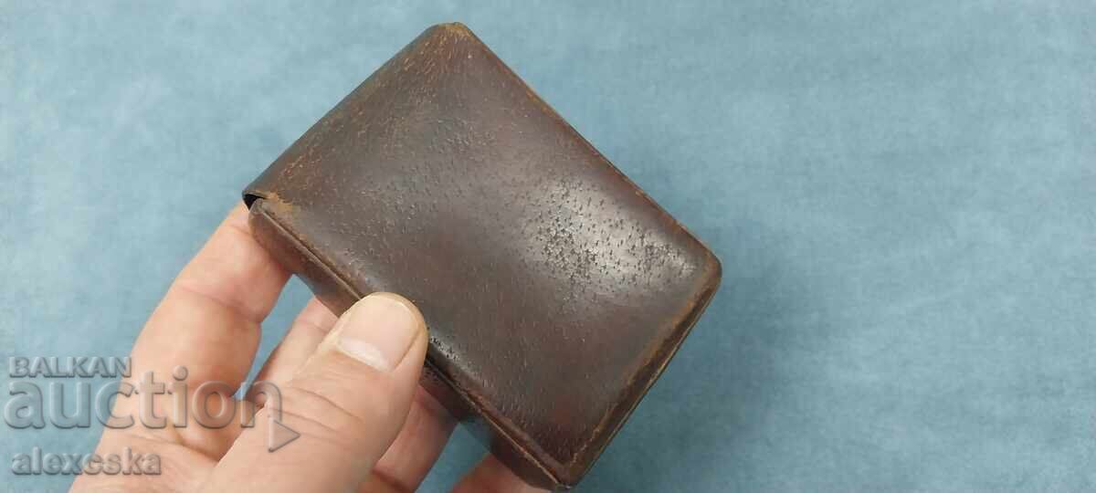 Livrarea Tabacheră din piele - "DZU" Livrarea Tabacheră din piele - "DZU"