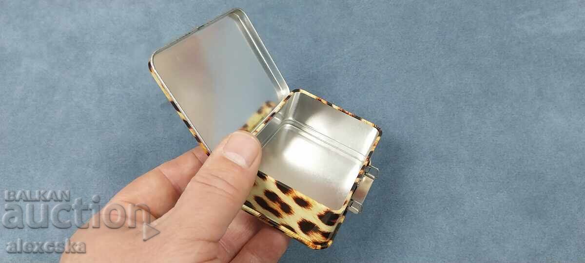 Μεταλλική ταμπακέρα - "Κουτί" - 6 Μεταλλική ταμπακέρα - "Κουτί" - 6