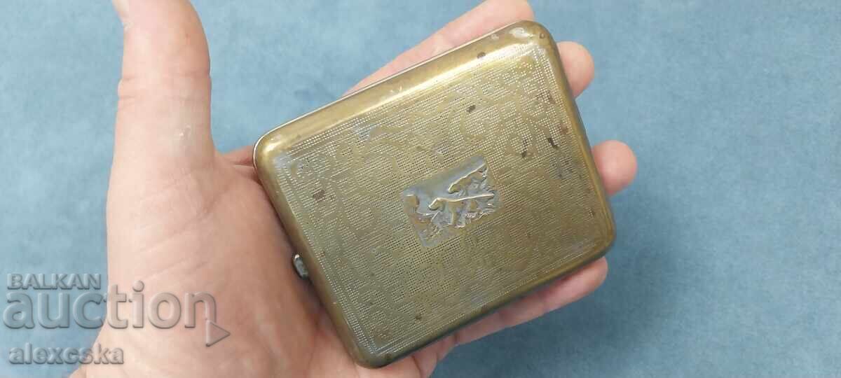 A collector's snuff box with price 24.00 BGN | € 12.27 A collector's snuff box with price 24.00 BGN | € 12.27