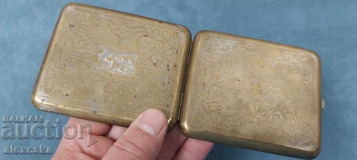 Delivery of A collector's snuff box Delivery of A collector's snuff box