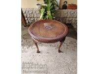 Măsuță antică unică Chippendale, lemn masiv, ratan