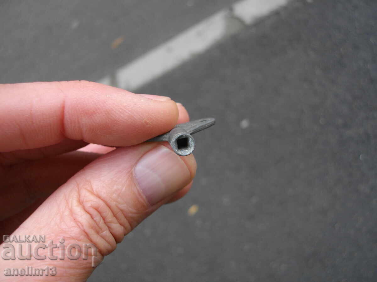 Auction  OLD KEY KEY FOR MECHANICAL TOY OR CLOCK