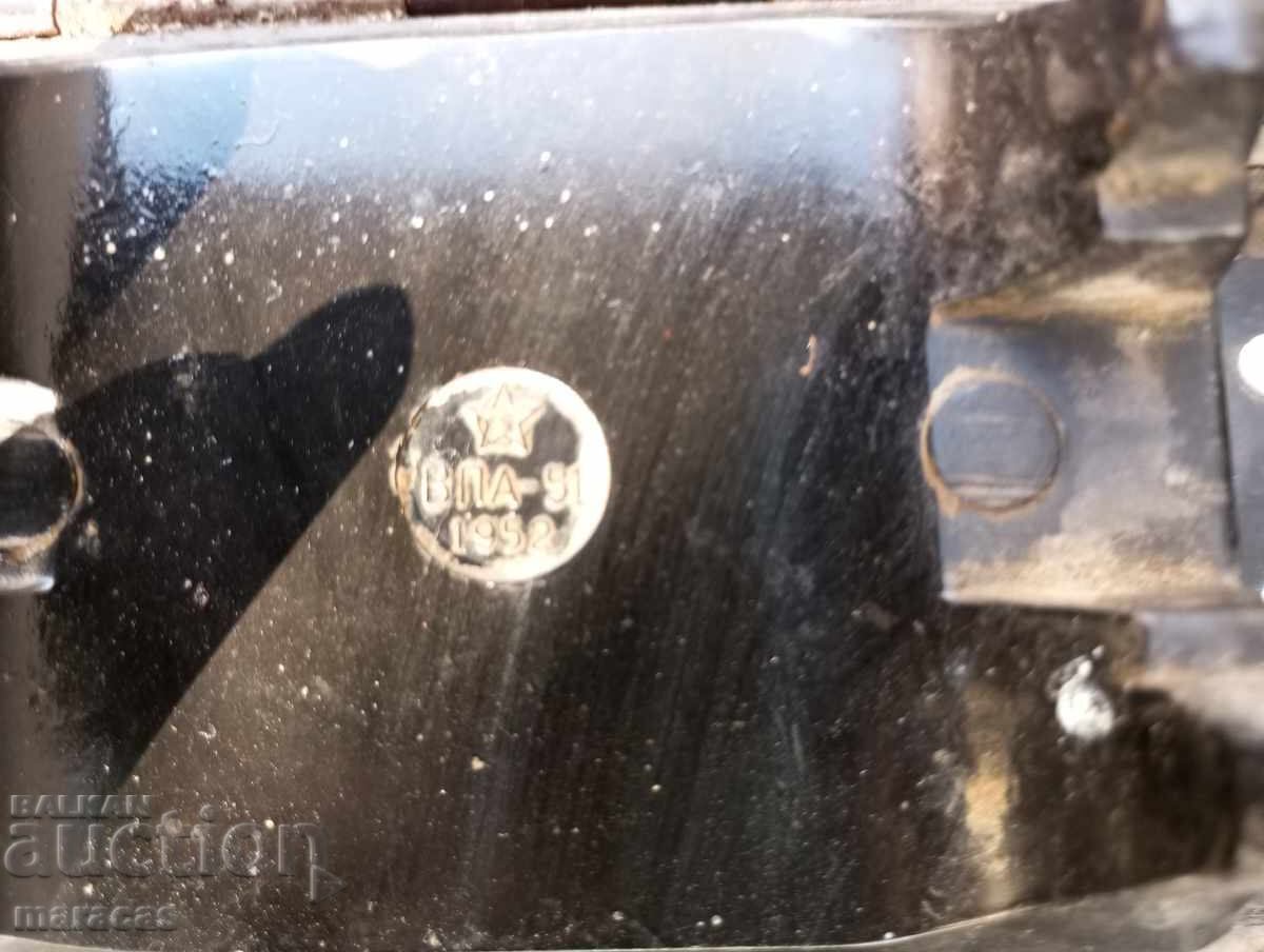 Παλιό φορητό στρατιωτικό τηλέφωνο με τιμή € 13.00 | 25.43 BGN