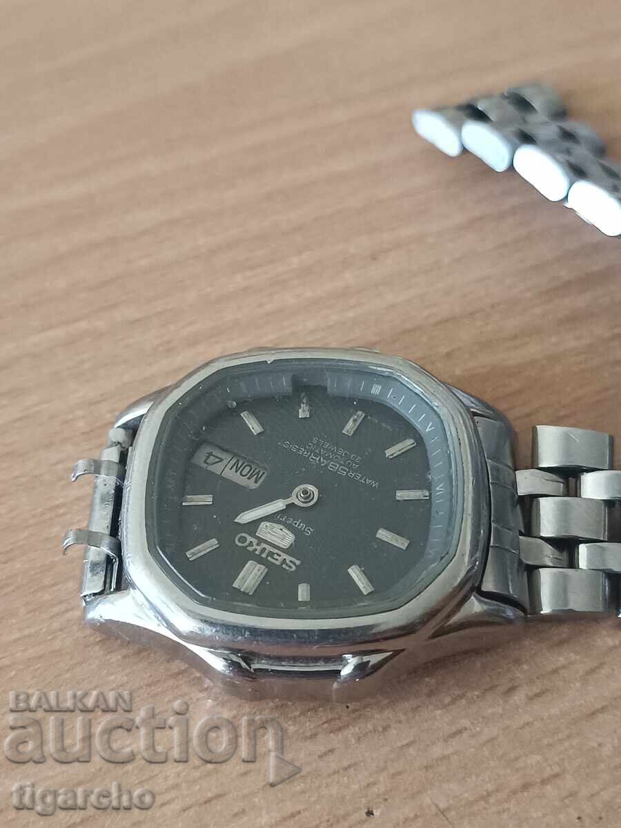 Ceas Seiko 5 cu preț 150.00 BGN | € 76.69