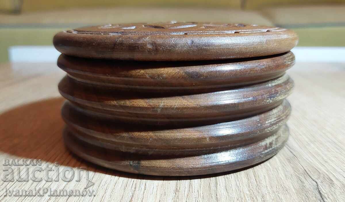 Auction  Solid wooden box for connoisseurs