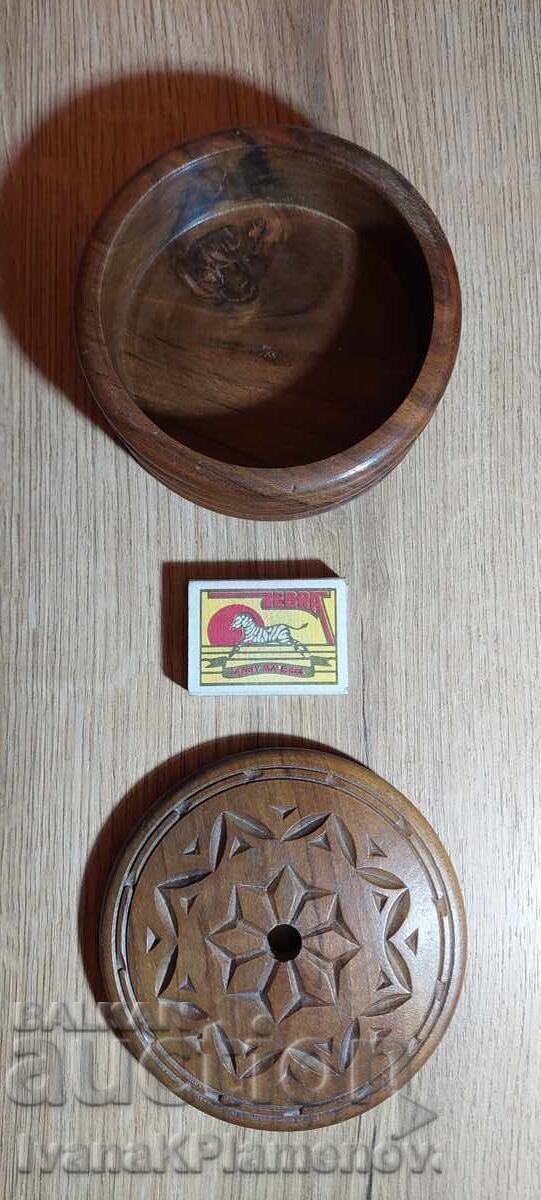 Solid wooden box for connoisseurs - 6