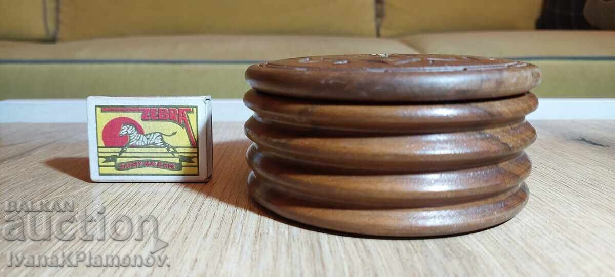 Solid wooden box for connoisseurs - 7