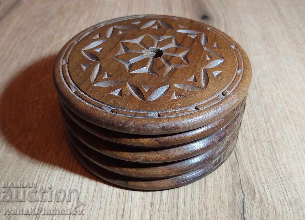 Solid wooden box for connoisseurs