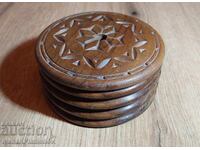 Cutie din lemn masiv pentru cunoscători