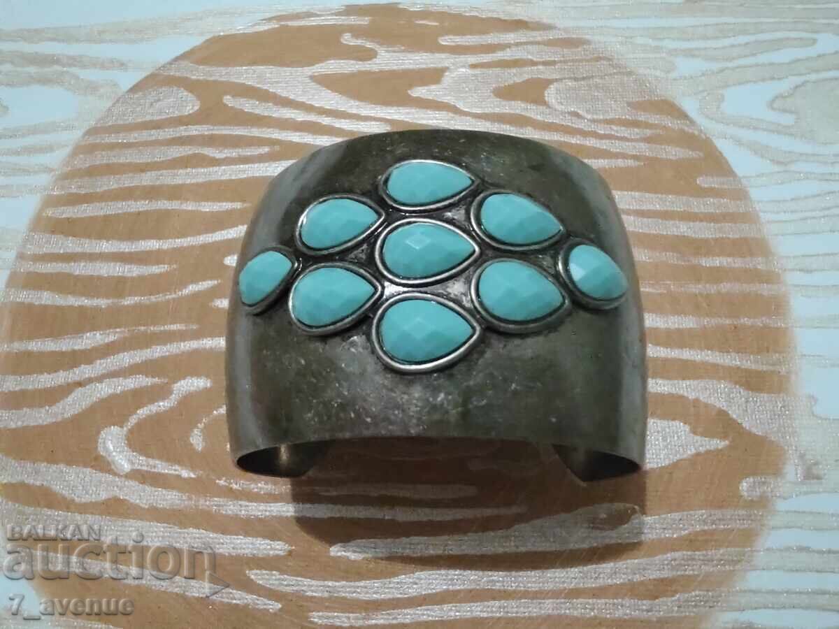 Wide, interesting, voluminous Hryvnia. 03/29/2025 with price 49.00 BGN | € 25.05