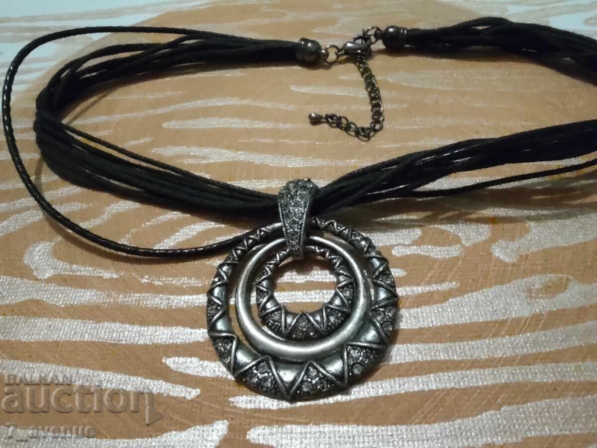 Necklace, stylish and charming 29.03.2025 with price 49.00 BGN | € 25.05 Necklace, stylish and charming 29.03.2025 with price 49.00 BGN | € 25.05