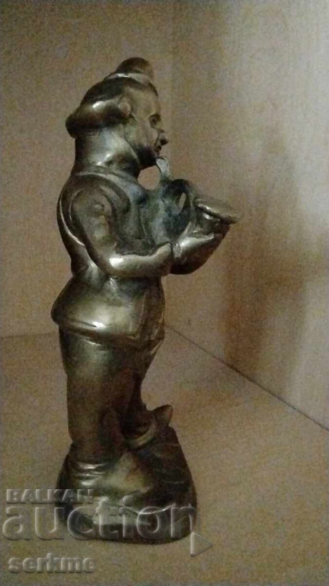 Delivery of Bronze figure Delivery of Bronze figure