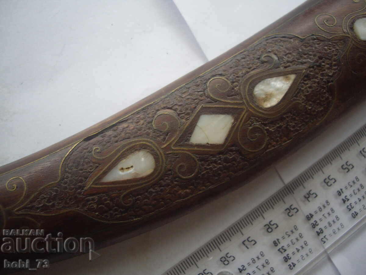 Μεγάλο χειροποίητο σφυρήλατο μαχαίρι με ωραία ξύλινη λαβή με μαργαριτάρι με τιμή 250.00 BGN | € 127.82 Μεγάλο χειροποίητο σφυρήλατο μαχαίρι με ωραία ξύλινη λαβή με μαργαριτάρι με τιμή 250.00 BGN | € 127.82