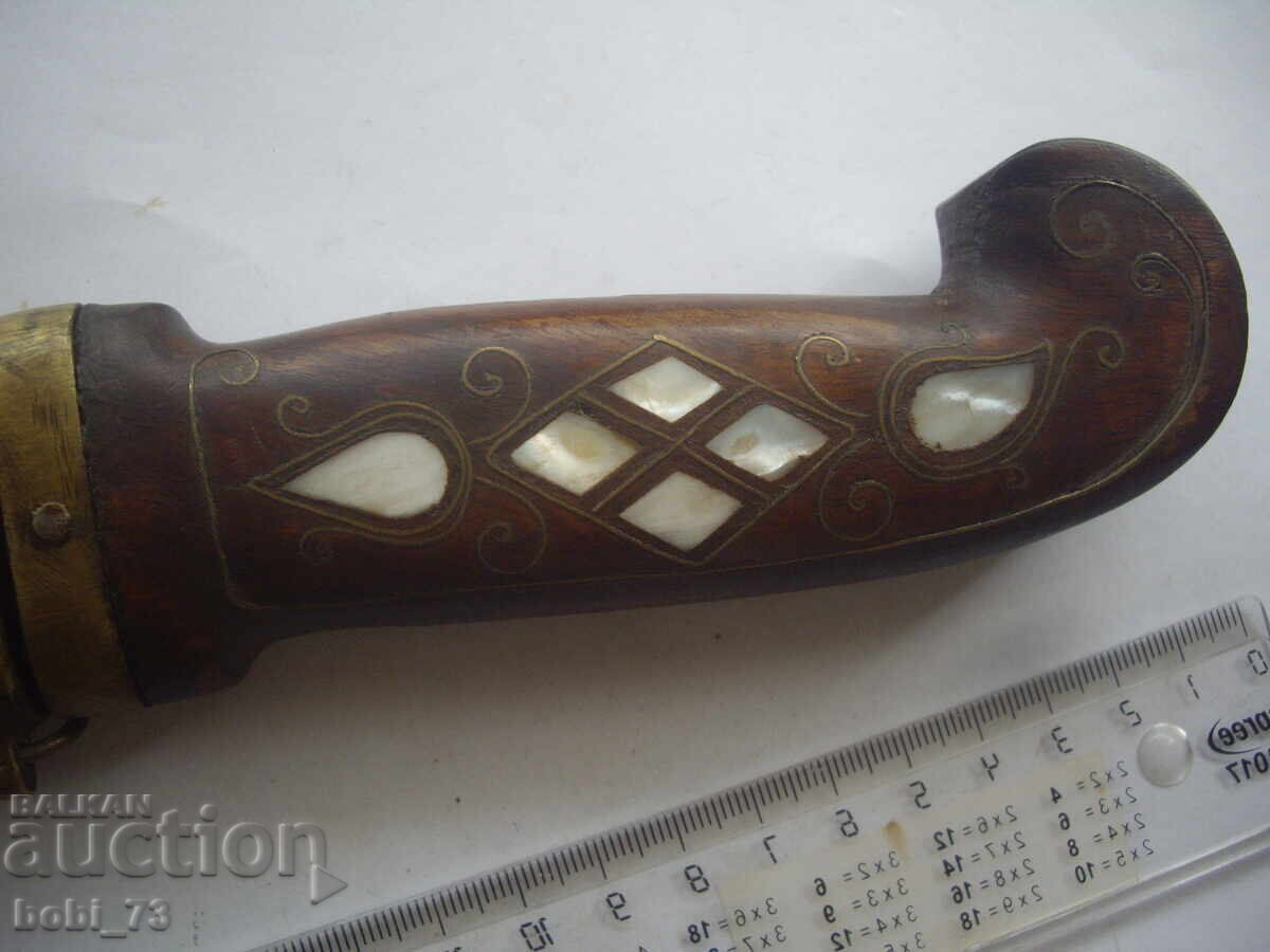 Παράδοση Μεγάλο χειροποίητο σφυρήλατο μαχαίρι με ωραία ξύλινη λαβή με μαργαριτάρι Παράδοση Μεγάλο χειροποίητο σφυρήλατο μαχαίρι με ωραία ξύλινη λαβή με μαργαριτάρι