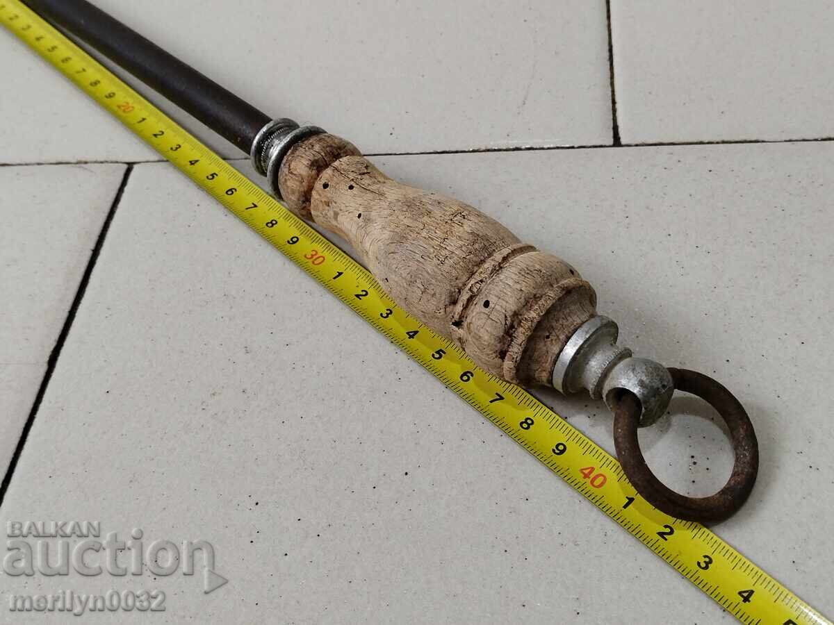Licitație Masat vechi cu mâner de la începutul secolului XX, ascuțitoare de cuțit