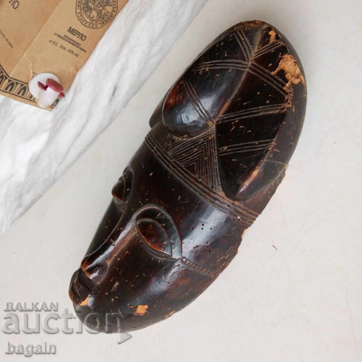 Auction  Antique African Mask