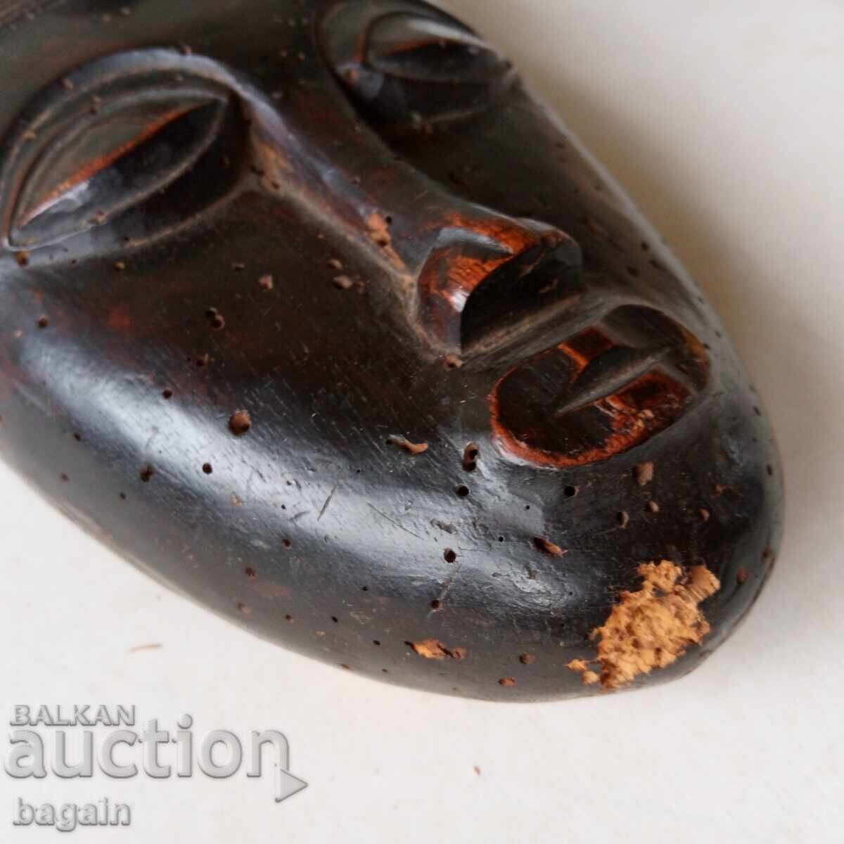 Delivery of Antique African Mask