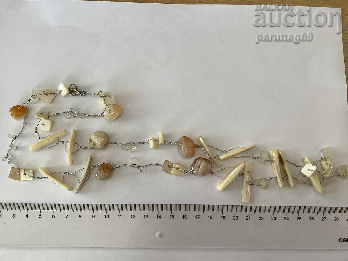 Κολιέ - αγνό κόσμημα MOTHER OF PEARL Εθνογραφία με τιμή € 5.11 | 9.99 BGN