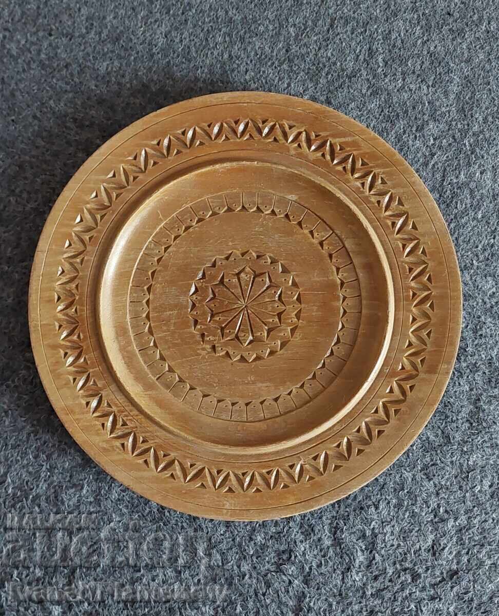 Panou sculptat în lemn pentru cunoscători 26cm Panou sculptat în lemn pentru cunoscători 26cm