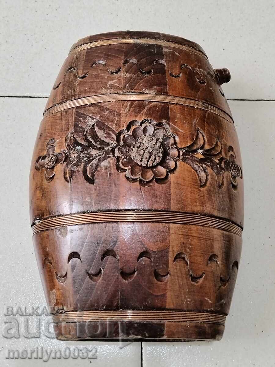 Veche sculptură în lemn de păun, butoiaș, butoi, ciubăr, cană - 7 Veche sculptură în lemn de păun, butoiaș, butoi, ciubăr, cană - 7