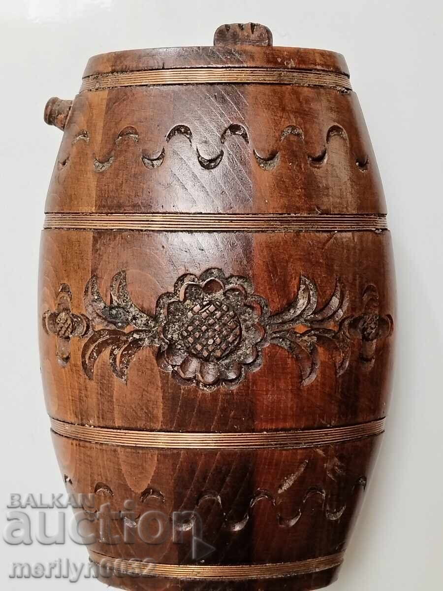 Veche sculptură în lemn de păun, butoiaș, butoi, ciubăr, cană Veche sculptură în lemn de păun, butoiaș, butoi, ciubăr, cană