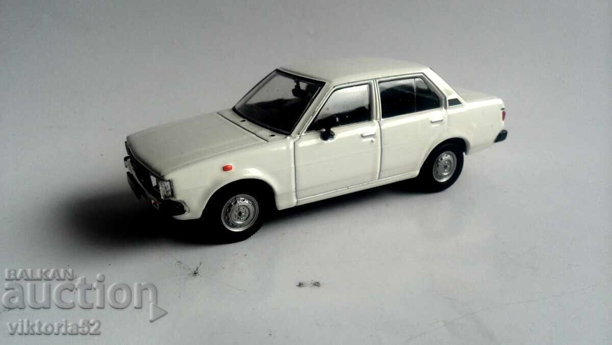 Toyota Corolla E70 cu preț € 5.00 | 9.78 BGN