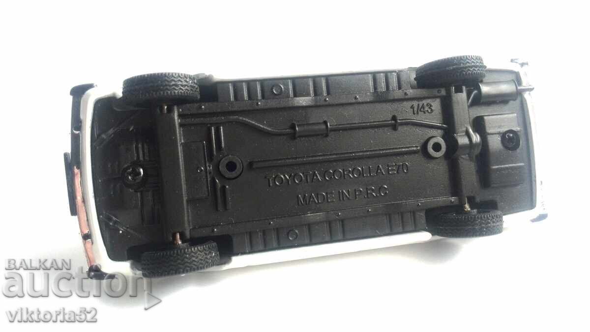 Livrarea Toyota Corolla E70