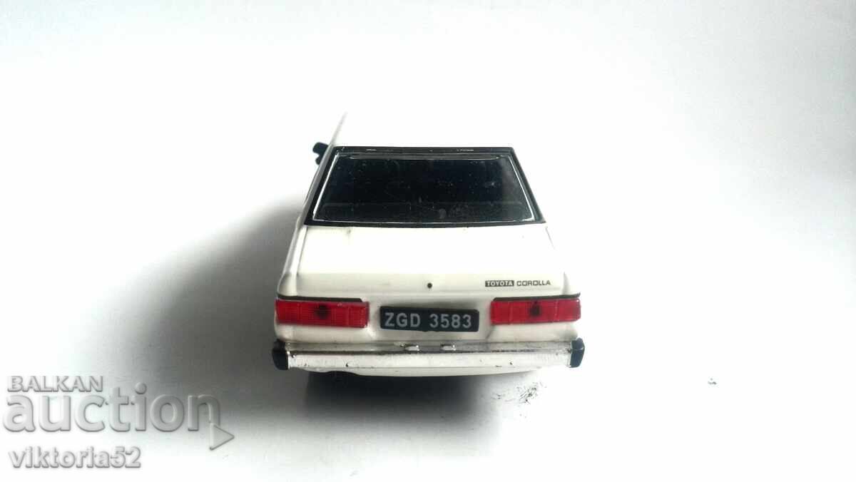 Toyota Corolla E70 - 6