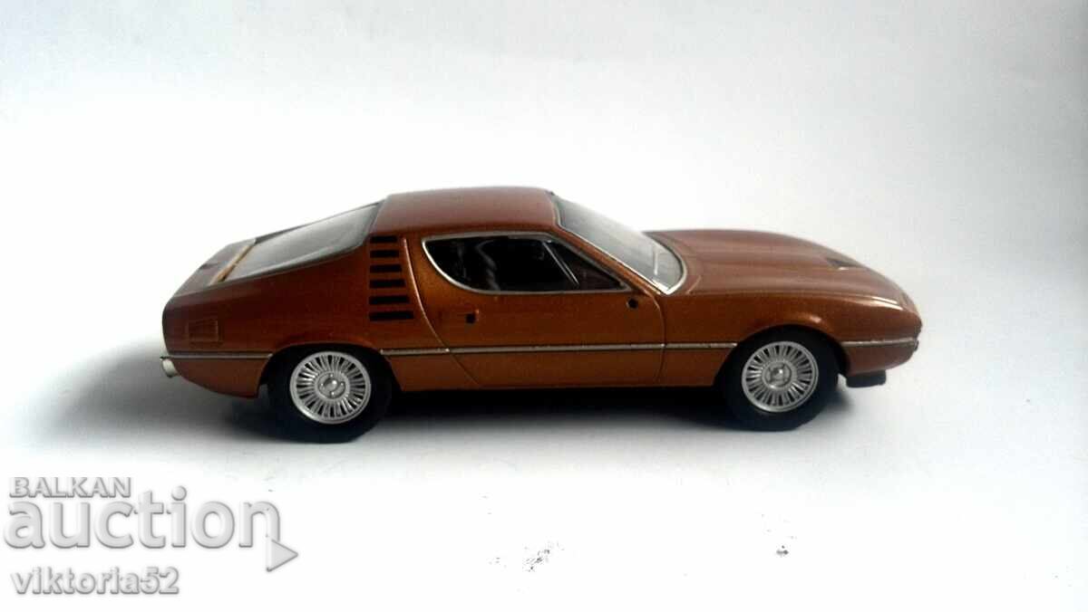 Аукцион Alfa Romeo Montreal Италианско спортно купе 1970 моделна год Аукцион Alfa Romeo Montreal Италианско спортно купе 1970 моделна год