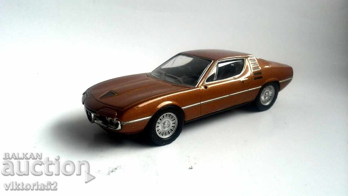 Alfa Romeo Montreal Италианско спортно купе 1970 моделна год Alfa Romeo Montreal Италианско спортно купе 1970 моделна год