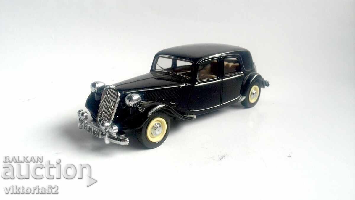 Dinky Diecast DY-22 1952 CITROEN CAR 1:43 cu preț 17.00 BGN | € 8.69 Dinky Diecast DY-22 1952 CITROEN CAR 1:43 cu preț 17.00 BGN | € 8.69