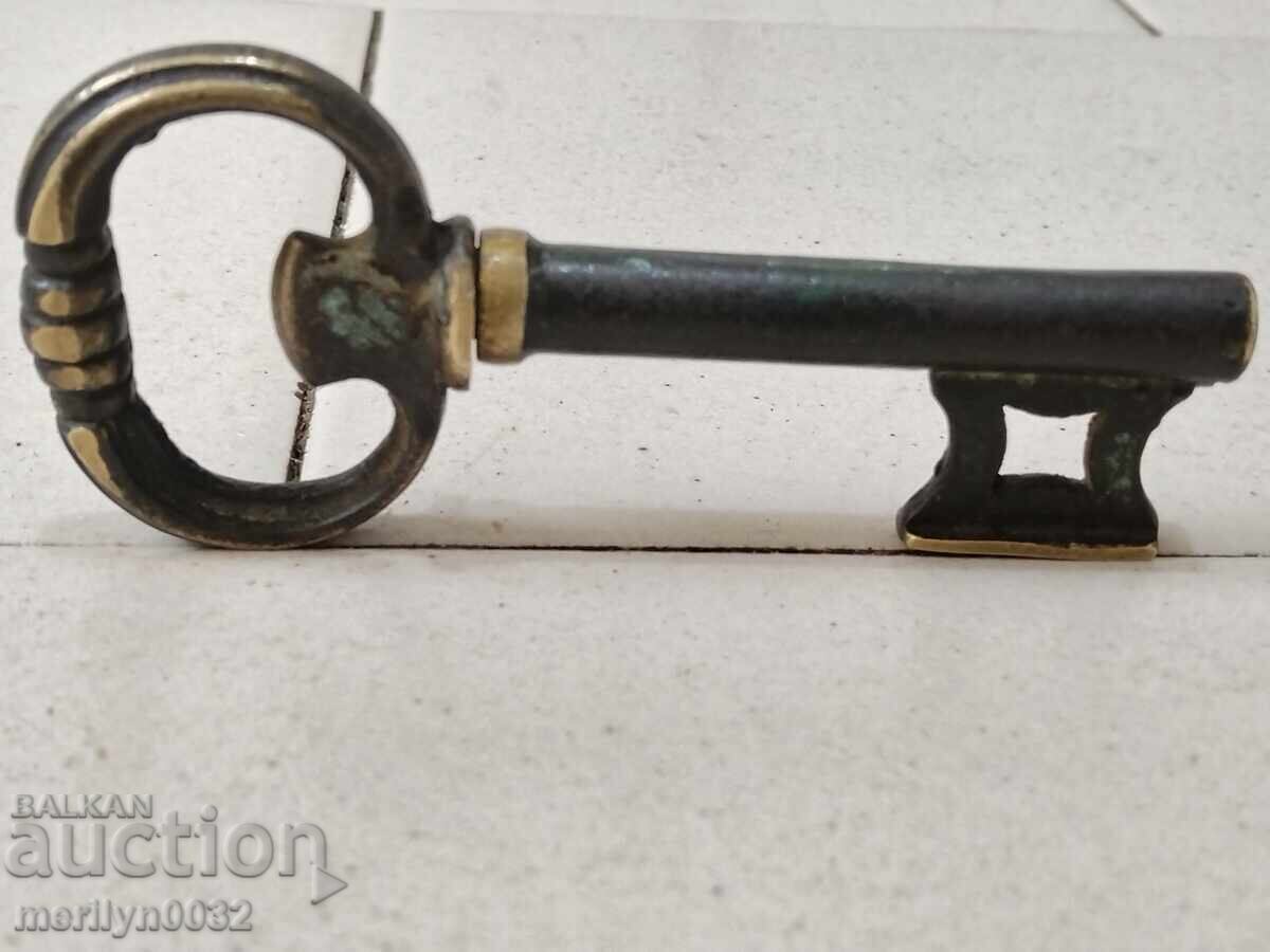 Παλιό μπρούτζινο τιρμπουσόν κλειδί 60-70s USSR με τιμή 44.00 BGN | € 22.50