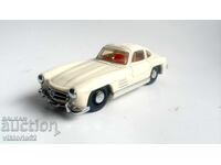 Mercedes-Benz 300 SL Coupé în crem Dinky DY-12 OVP 1:43