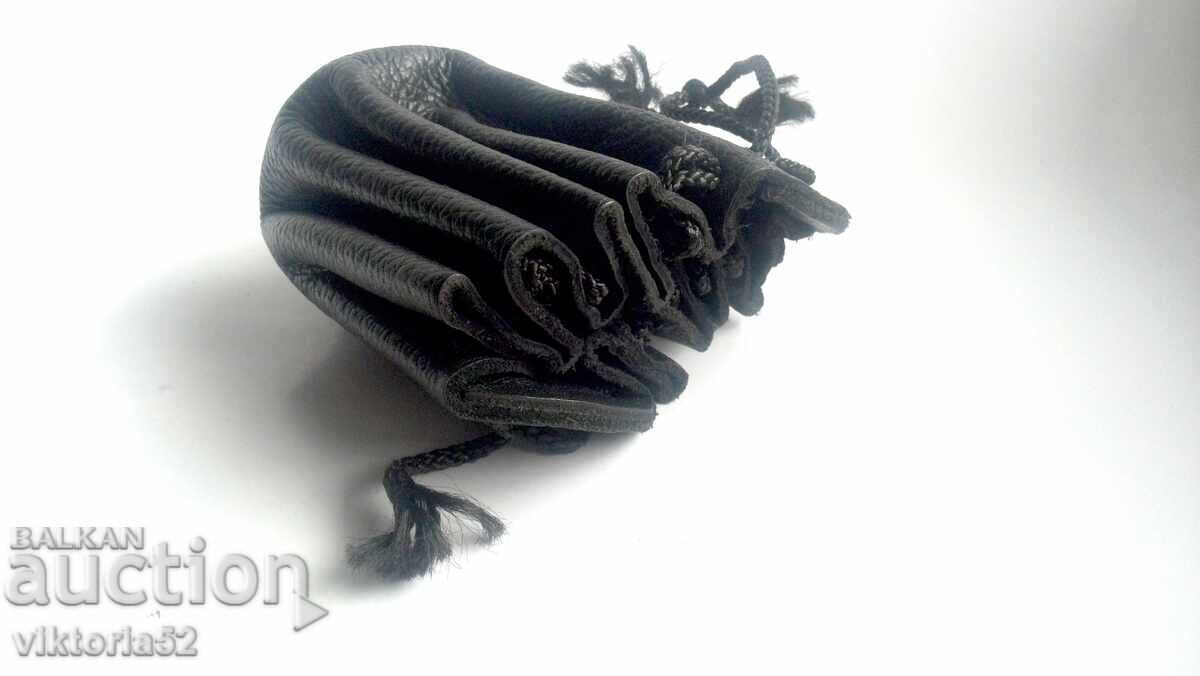Leather tobacco pouch with price 12.00 BGN | € 6.14 Leather tobacco pouch with price 12.00 BGN | € 6.14