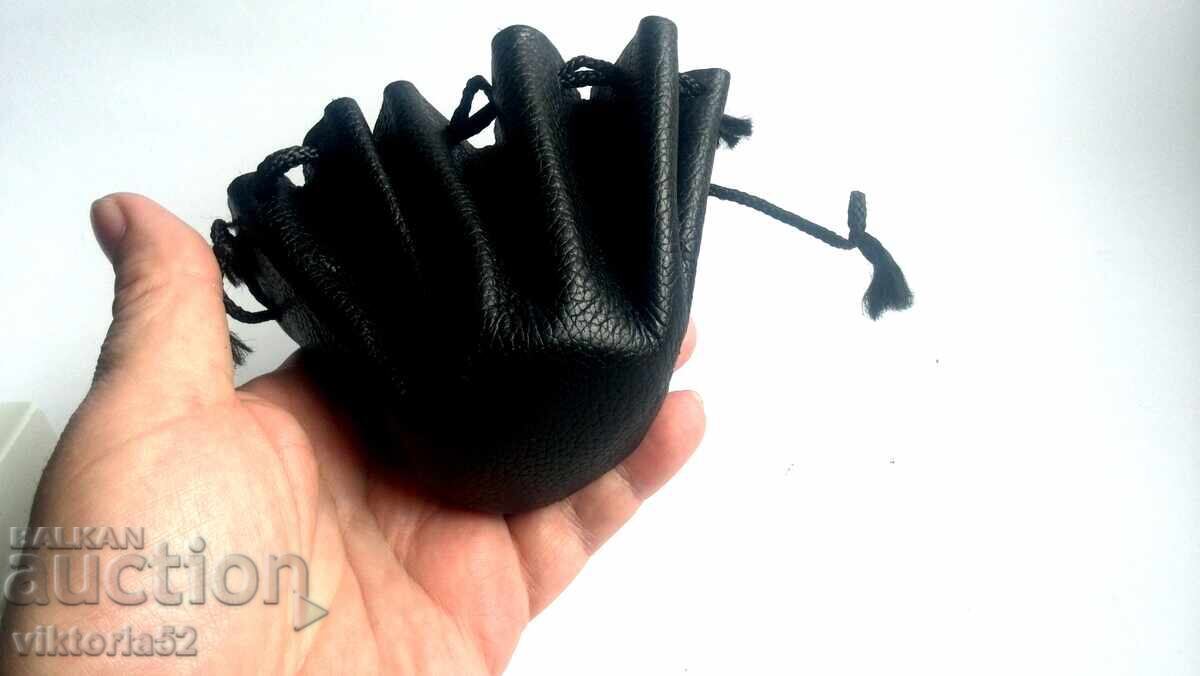 Leather tobacco pouch - 6 Leather tobacco pouch - 6