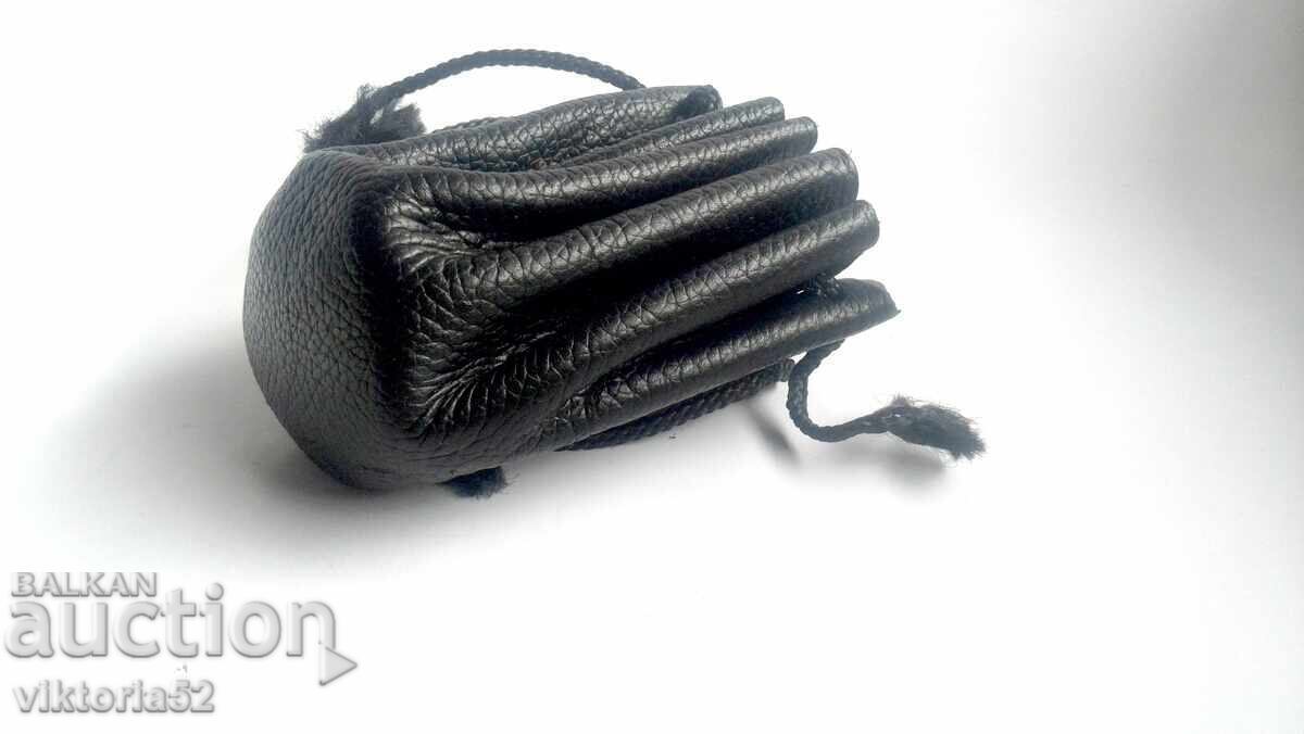 Leather tobacco pouch Leather tobacco pouch