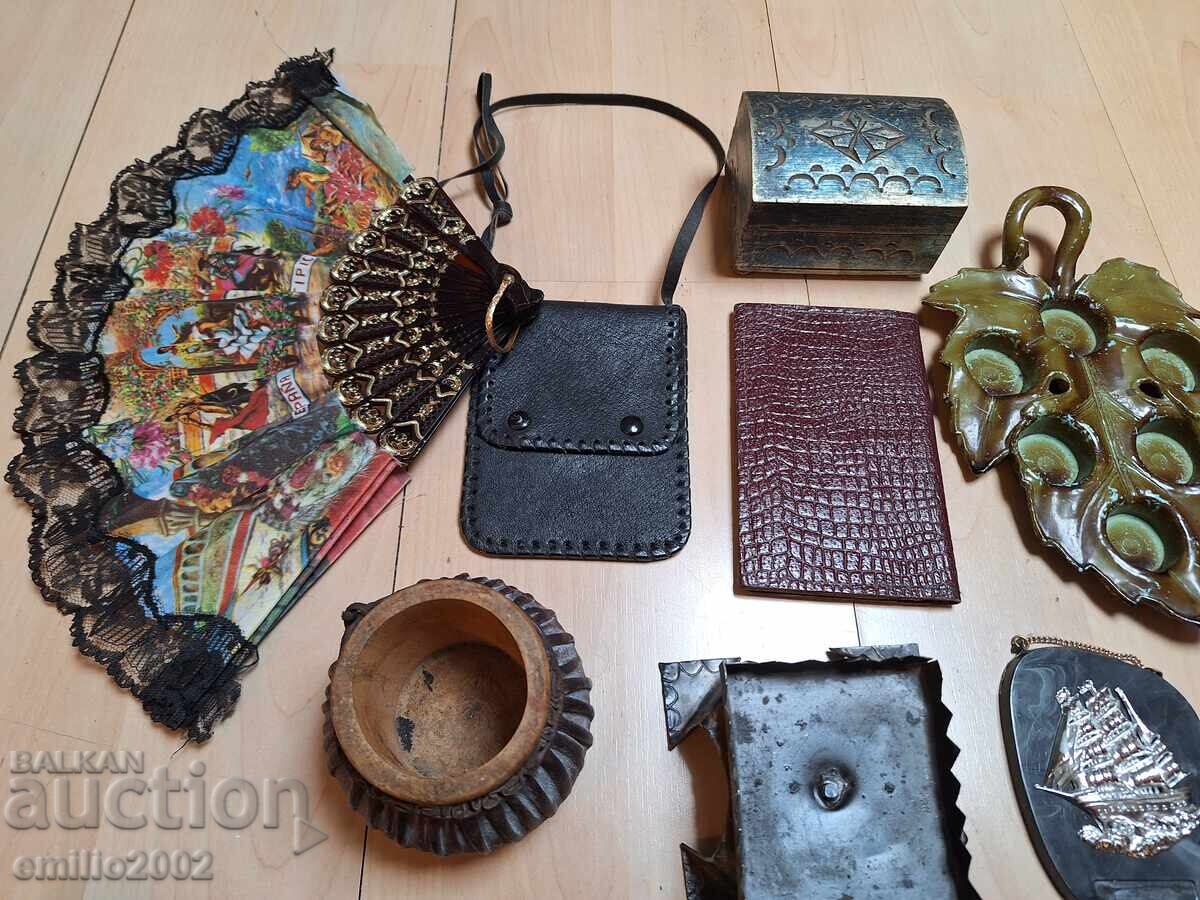 Souvenirs retro social with price 9.00 BGN | € 4.60