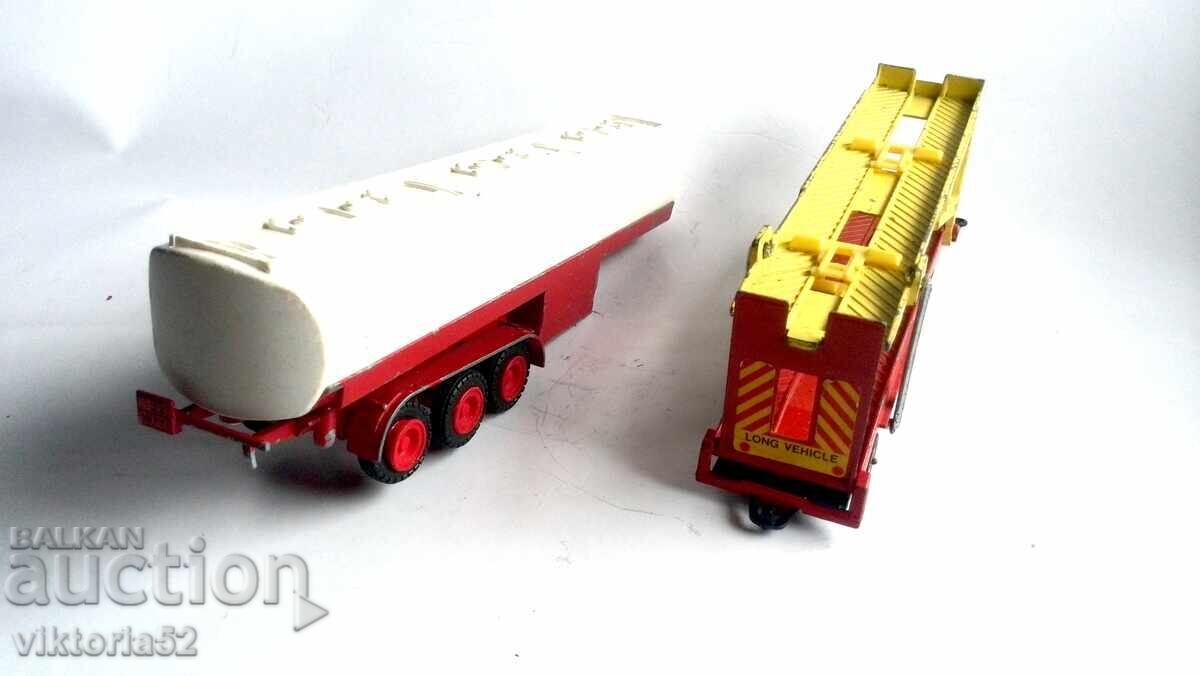 Auction Lot of old children's toys Auction Lot of old children's toys