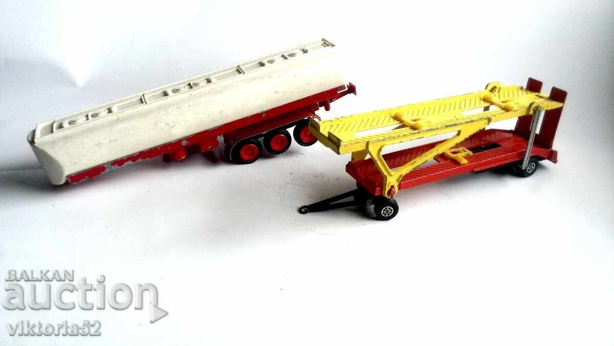 Delivery of Lot of old children's toys Delivery of Lot of old children's toys